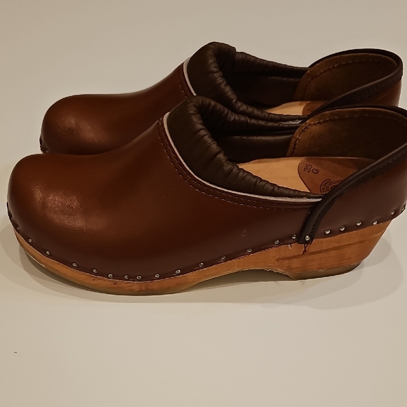 Elegant Brown Bastad Sweden Leather Closed Back Women's Clogs Size 35 - Picture 5 of 8